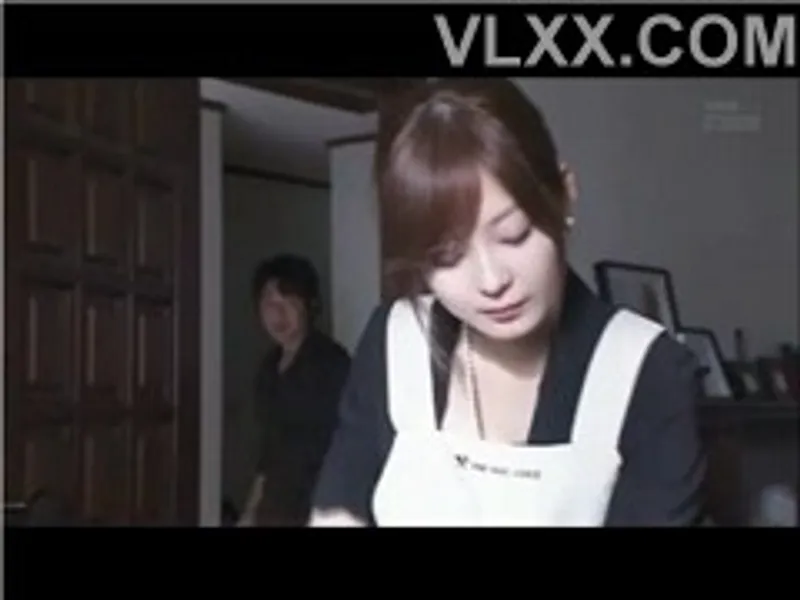 ông chồng đi công việc, bà xã ở nhà bị chồng mới cưới của chị gái cưỡng hiếp