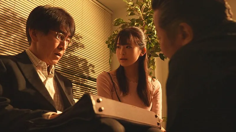 Chồng vay nợ anh em xã hội, người vợ phải bán thân để trả nợ