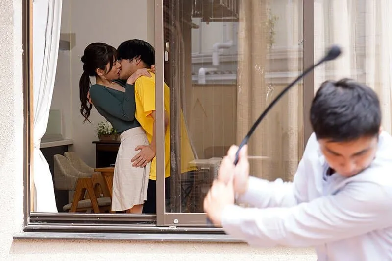 Gã chồng mãi mê với công việc, cô vợ nảy sinh tình cảm với em anh xã vì cô đơn